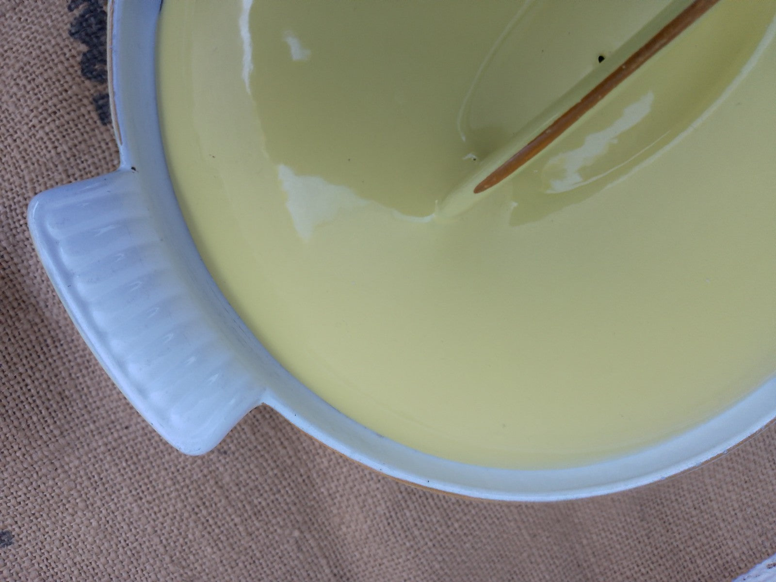 DRU Holland Dutch Round Oven Yellow Cast Iron Enamel Casserole Dish with Lid