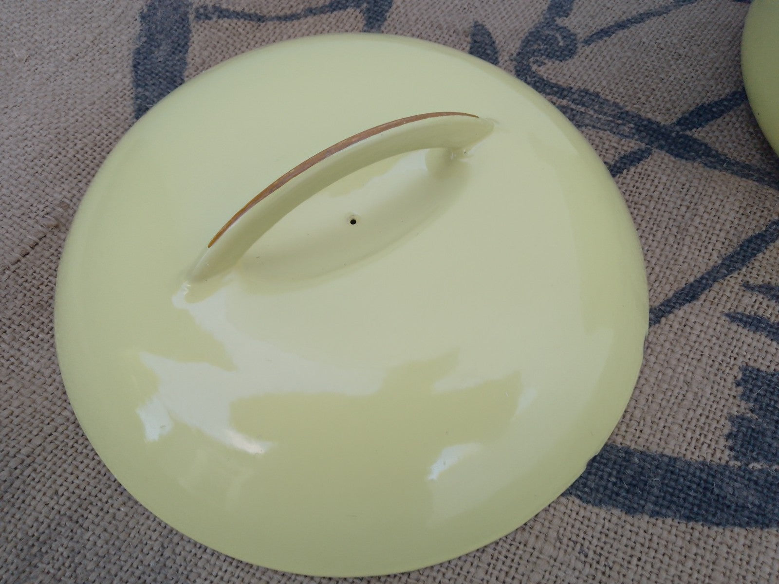 DRU Holland Dutch Round Oven Yellow Cast Iron Enamel Casserole Dish with Lid