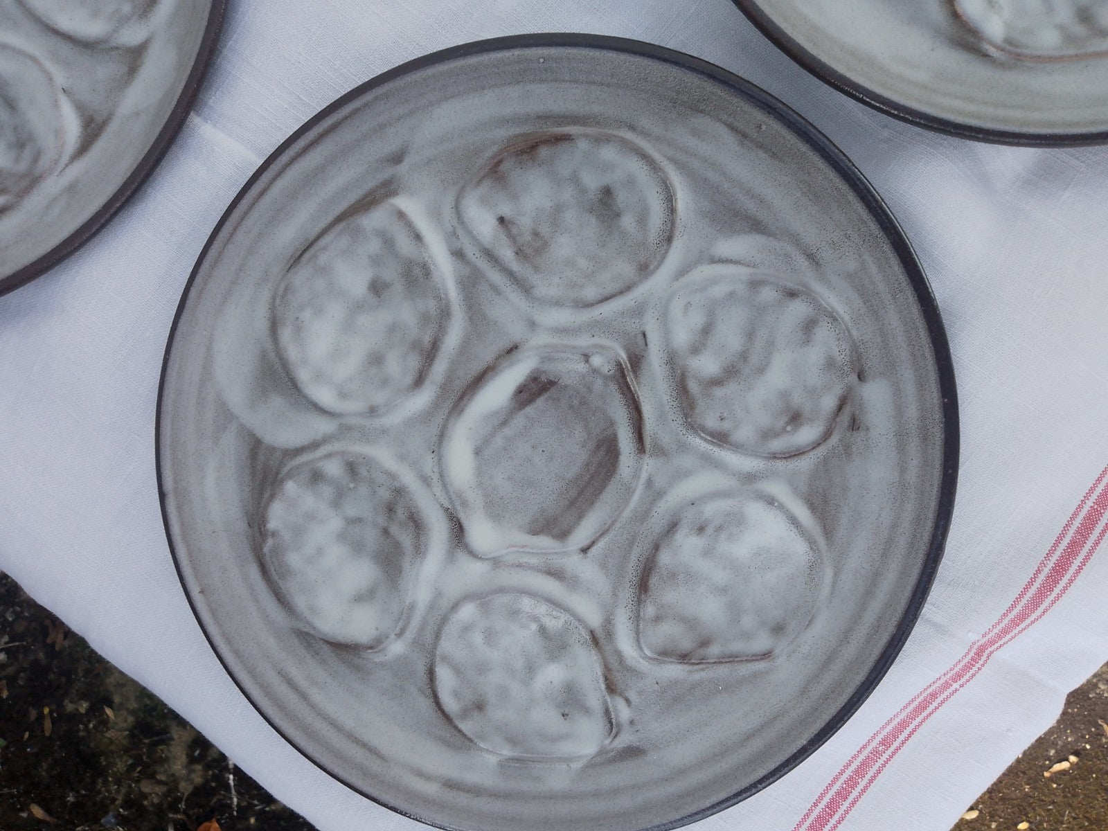 Set of 6 Vintage French Oyster Plates 10ins 25cms c1960's? Seashell
