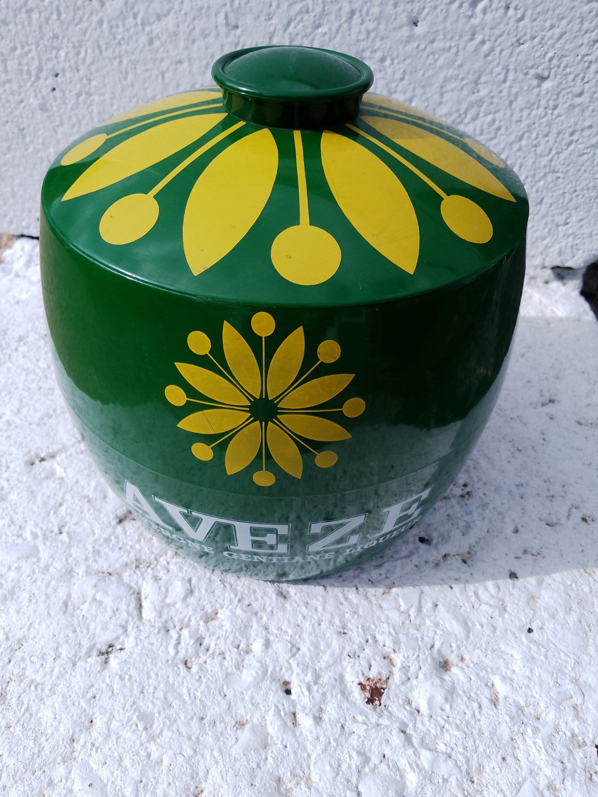 Vintage French AVEZE  Auvergne Gentiane Liqueur Plastic Ice Bucket 1960's RETRO