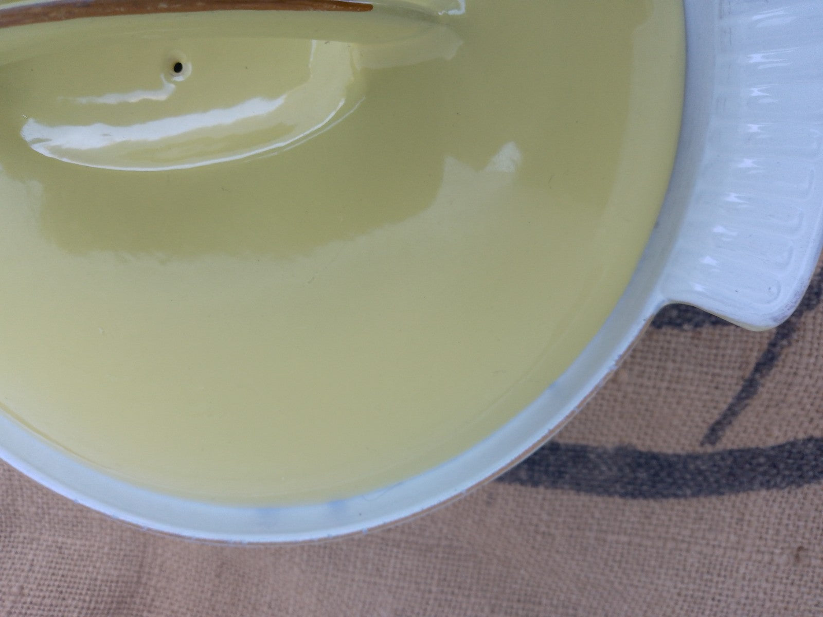 DRU Holland Dutch Round Oven Yellow Cast Iron Enamel Casserole Dish with Lid